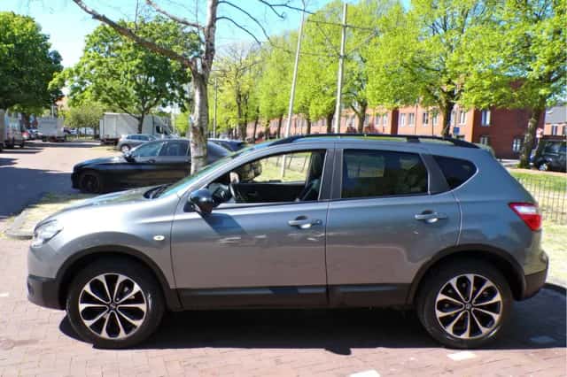 Nissan Qashqai (2013) thumbnail 2