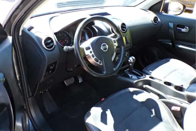 Nissan Qashqai (2013) thumbnail 3