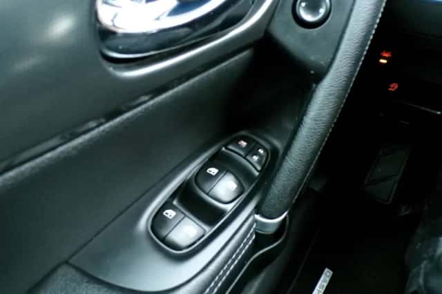 Nissan Qashqai (2017) thumbnail 17