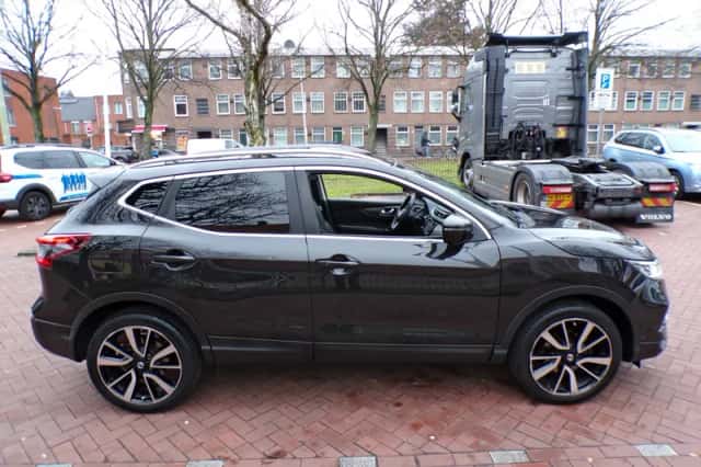 Nissan Qashqai (2017) thumbnail 7