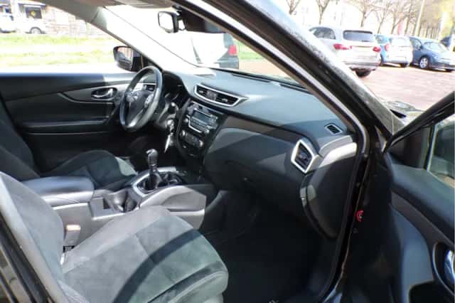 Nissan X-Trail (2016) thumbnail 13
