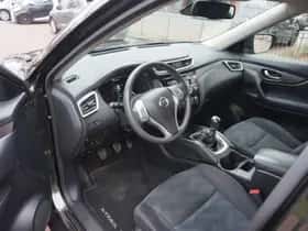 Nissan X-Trail (2016) thumbnail 3
