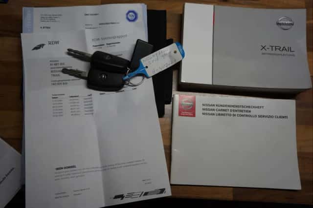 Nissan X-Trail (2016) thumbnail 4