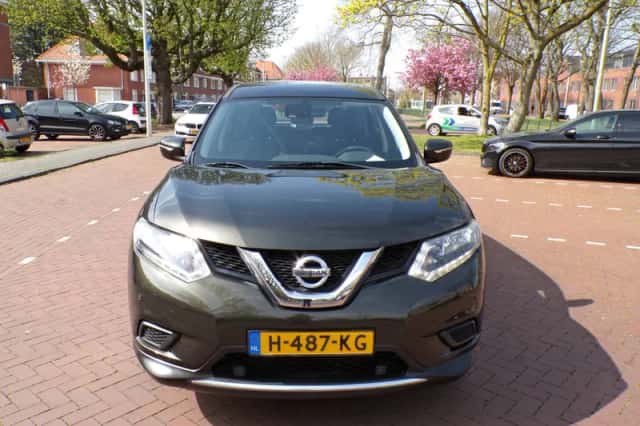 Nissan X-Trail (2016) thumbnail 5