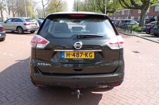 Nissan X-Trail (2016) thumbnail 9