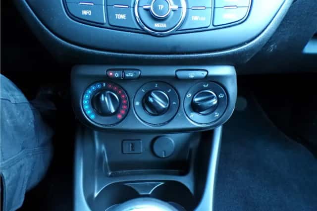 Opel Corsa (2017) thumbnail 18