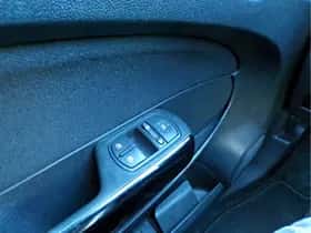 Opel Corsa (2013) thumbnail 18