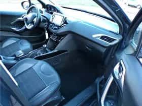 Peugeot 2008 (2017) thumbnail 14