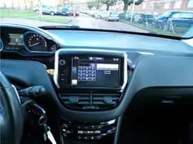 Peugeot 2008 (2017) thumbnail 22