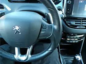 Peugeot 2008 (2017) thumbnail 24