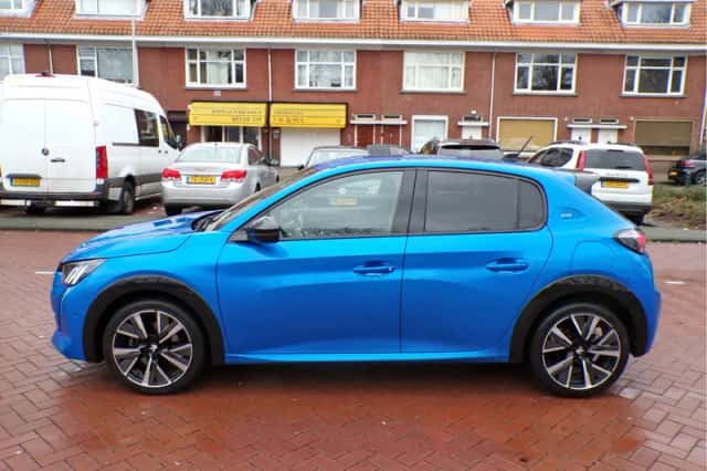 Peugeot 208 (2021) thumbnail 2
