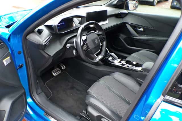 Peugeot 208 (2021) thumbnail 3