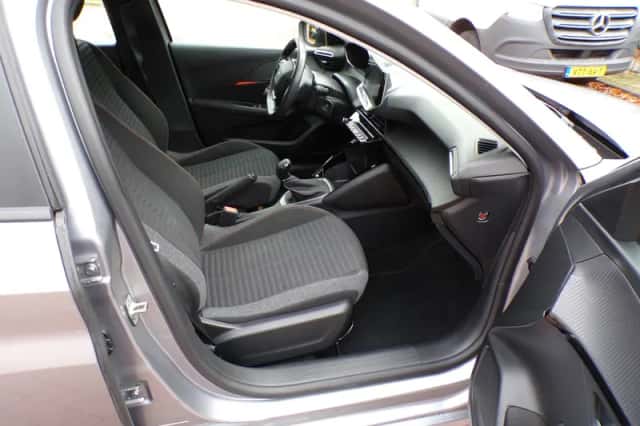 Peugeot 208 (2022) thumbnail 12