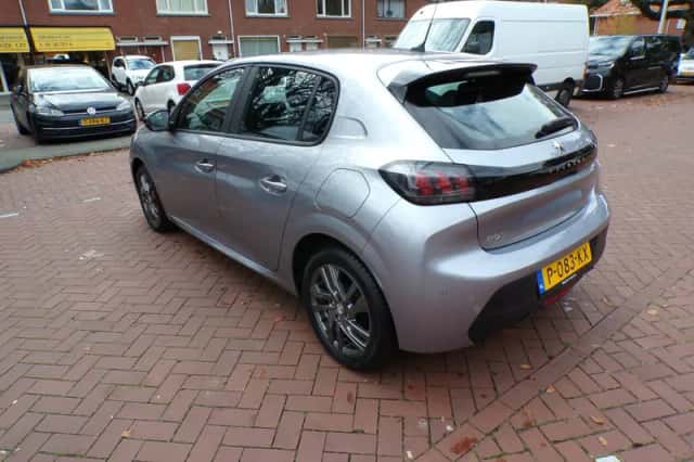 Peugeot 208 (2022) thumbnail 3
