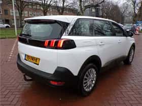 Peugeot 5008 (2018) thumbnail 8