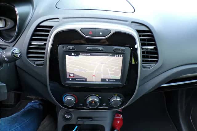 Renault Captur (2017) thumbnail 23