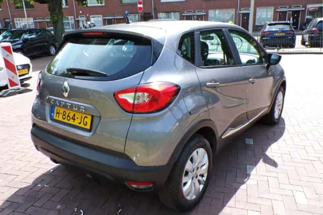 Renault Captur (2017) thumbnail 8