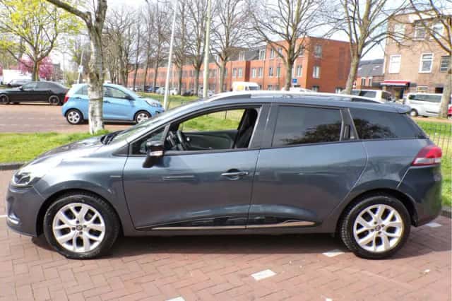 Renault Clio (2018) thumbnail 2
