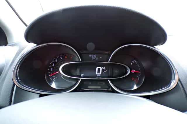 Renault Clio (2018) thumbnail 18