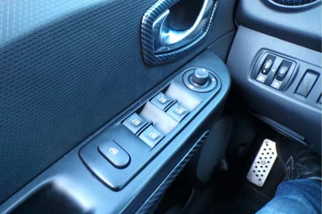 Renault Clio (2013) thumbnail 20
