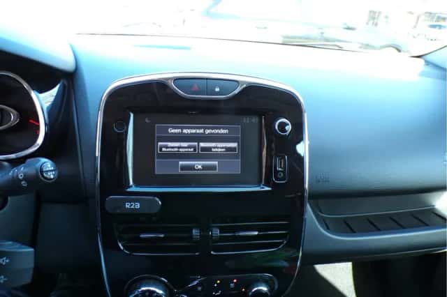 Renault Clio (2013) thumbnail 24