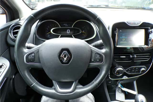 Renault Clio (2016) thumbnail 17