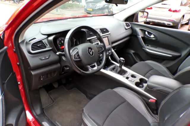 Renault Kadjar (2017) thumbnail 3