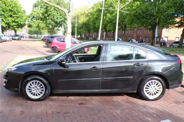 Renault Laguna (2012) thumbnail 2