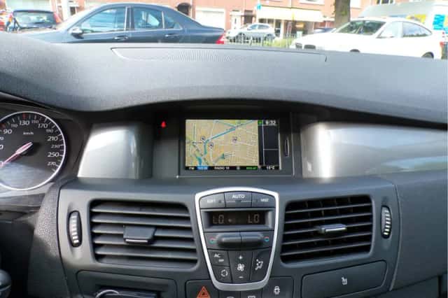 Renault Laguna (2012) thumbnail 22