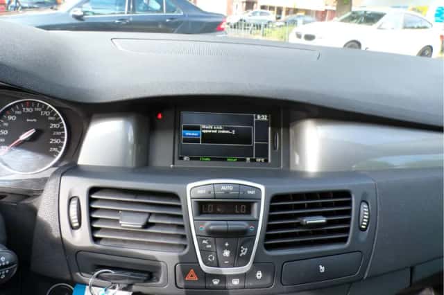 Renault Laguna (2012) thumbnail 23