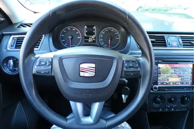 SEAT Toledo (2013) thumbnail 15