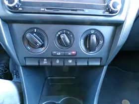 SEAT Toledo (2013) thumbnail 18