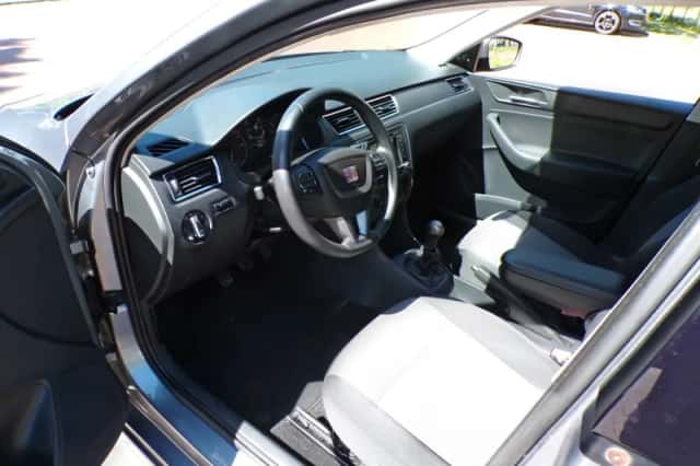SEAT Toledo (2013) thumbnail 3