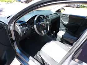 SEAT Toledo (2013) thumbnail 3