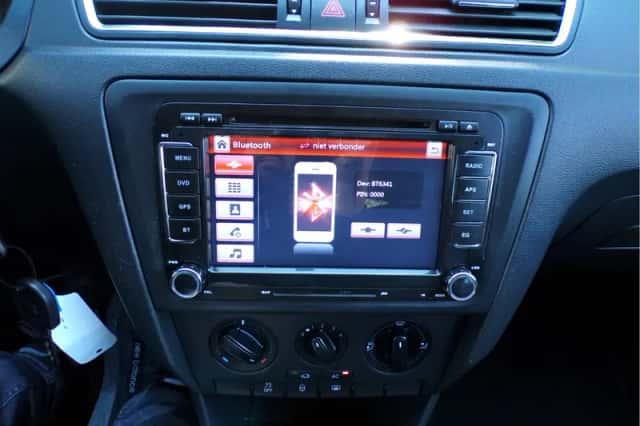 SEAT Toledo (2013) thumbnail 21