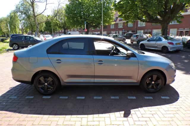 SEAT Toledo (2013) thumbnail 7