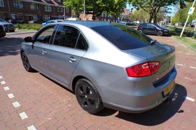 SEAT Toledo (2013) thumbnail 10