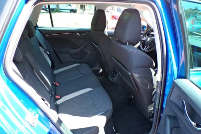 Škoda Kamiq (2019) thumbnail 16