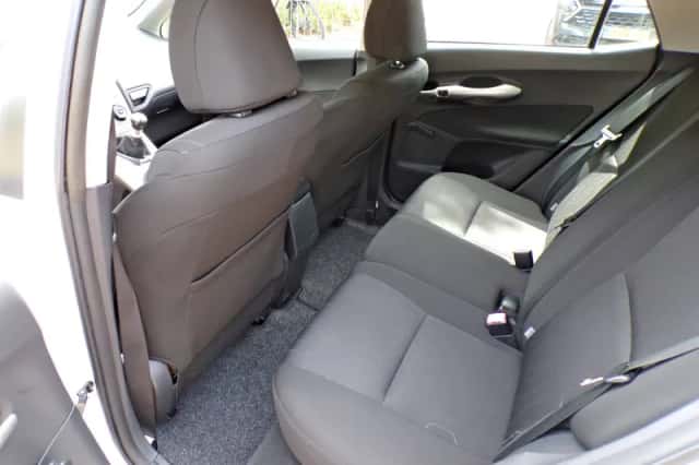 Toyota Auris (2011) thumbnail 10