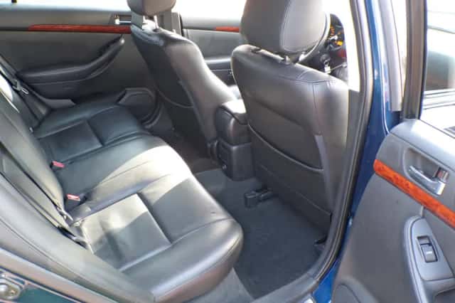 Toyota Avensis (2004) thumbnail 15