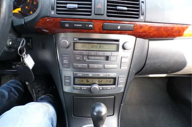 Toyota Avensis (2004) thumbnail 22