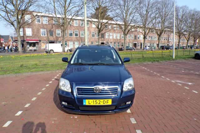 Toyota Avensis (2004) thumbnail 5