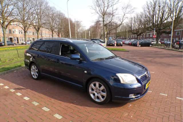 Toyota Avensis (2004) thumbnail 6