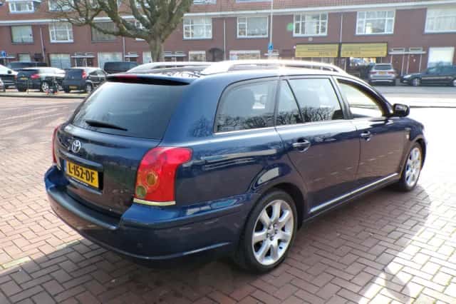 Toyota Avensis (2004) thumbnail 8