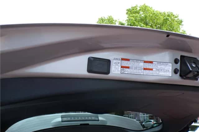 Toyota RAV4 (2016) thumbnail 13