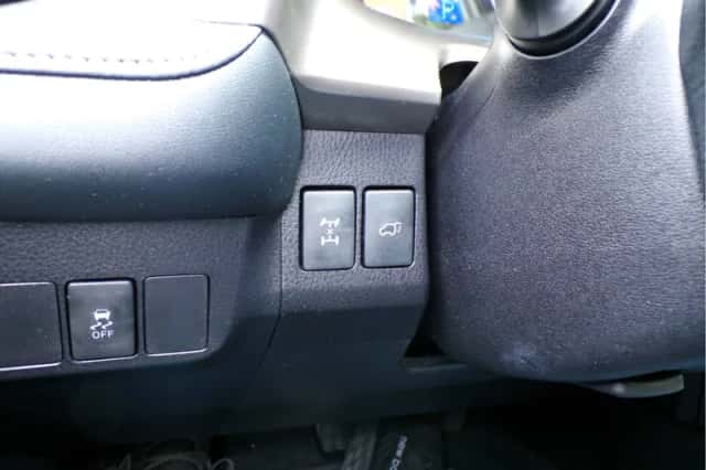 Toyota RAV4 (2016) thumbnail 27