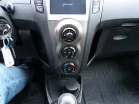 Toyota Yaris (2009) thumbnail 18