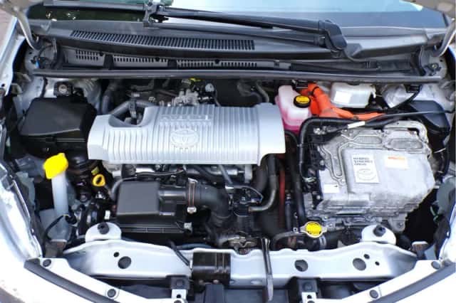 Toyota Yaris (2014) thumbnail 11