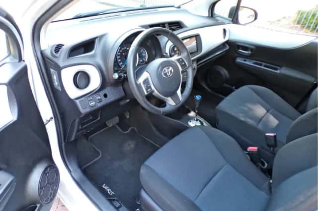 Toyota Yaris (2014) thumbnail 14