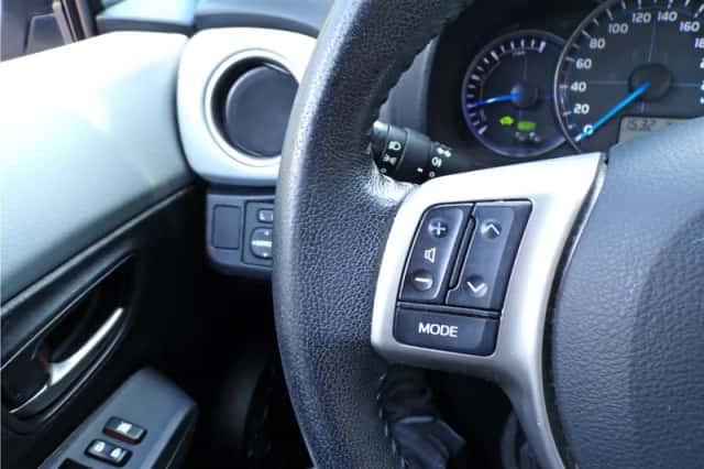 Toyota Yaris (2014) thumbnail 18